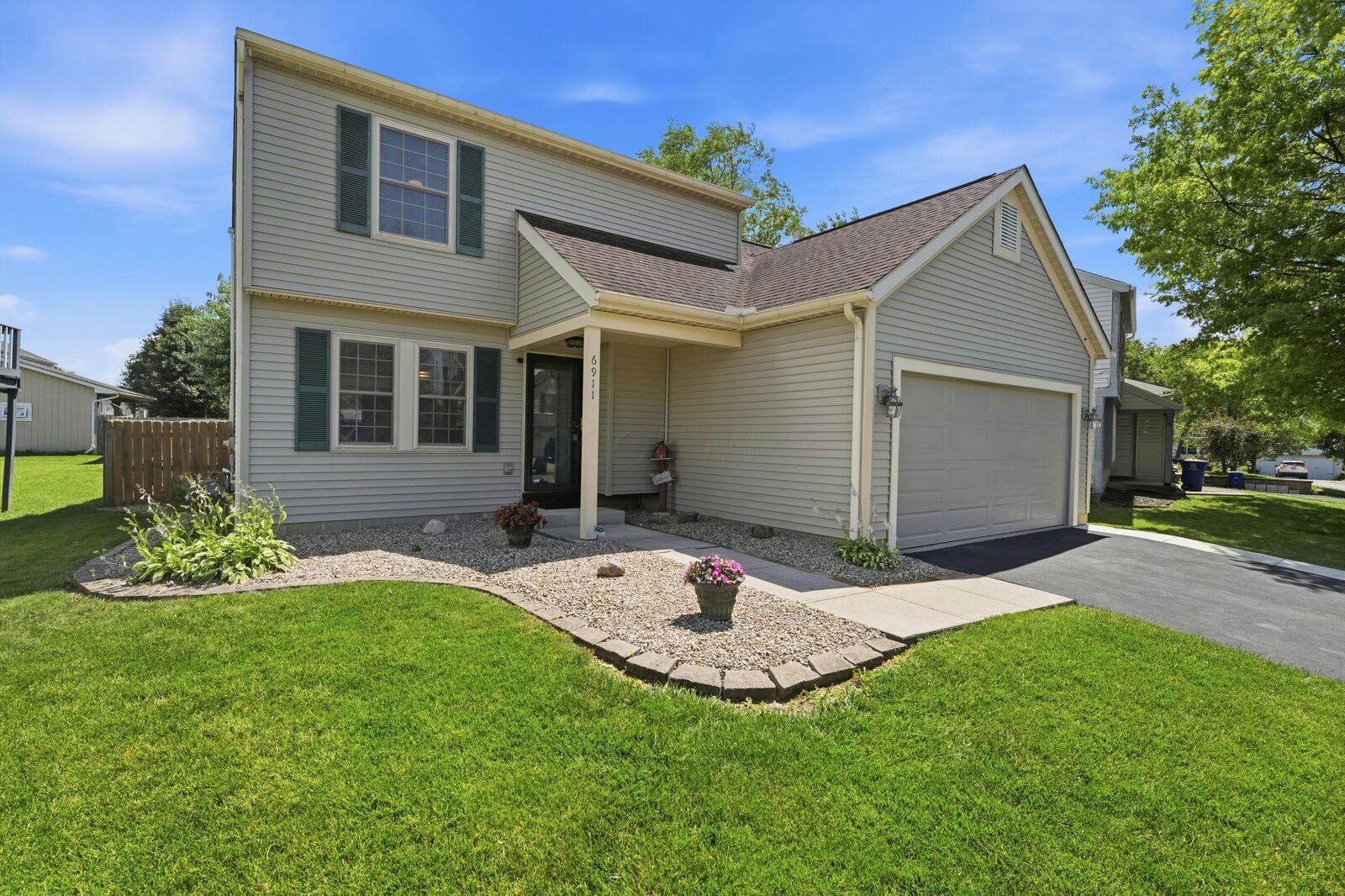 Property Photo:  6911 Finchley Drive  OH 43068 