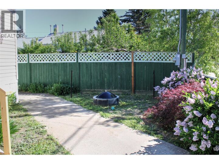 Property Photo: 1034 Hillside Avenue BC V0E 1M0
