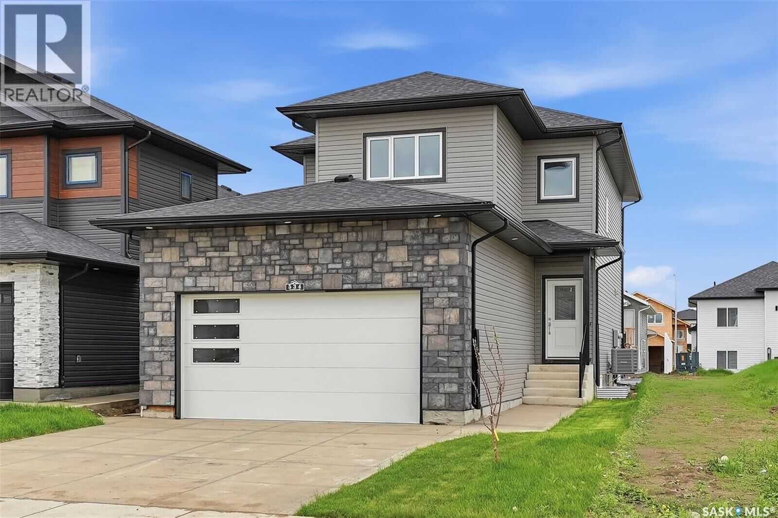 Property Photo:  534 Sharma Crescent  SK S7W 1K5 