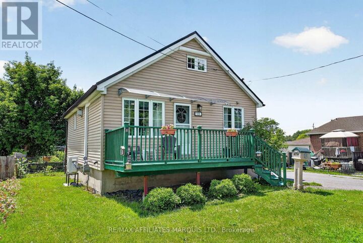 Property Photo:  928 Pacific Lane  ON K6H 3Y9 