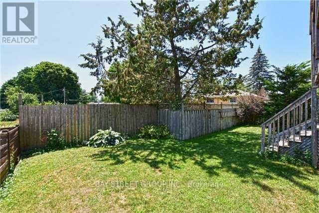 Property Photo:  37 Caledon Court  ON L1G 7L6 