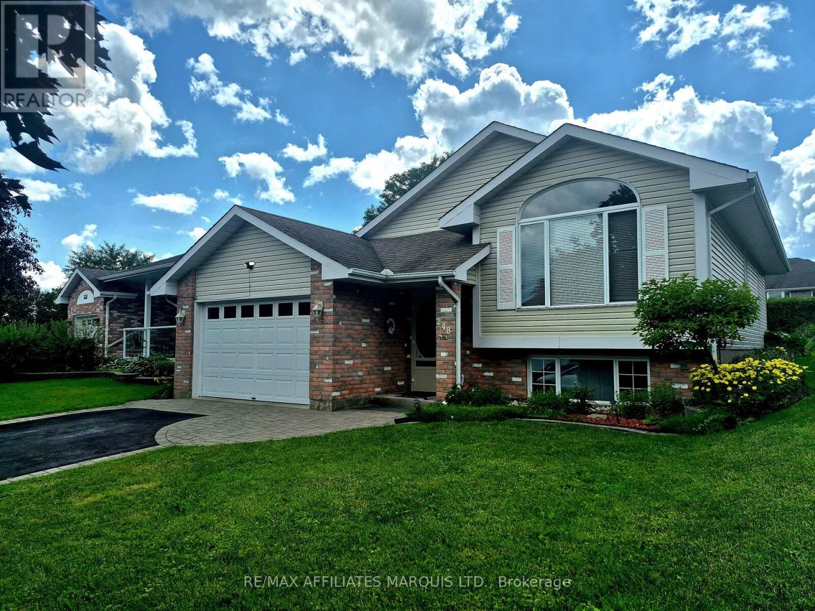 Property Photo:  248 Northwoods Crescent  ON K6H 7K3 