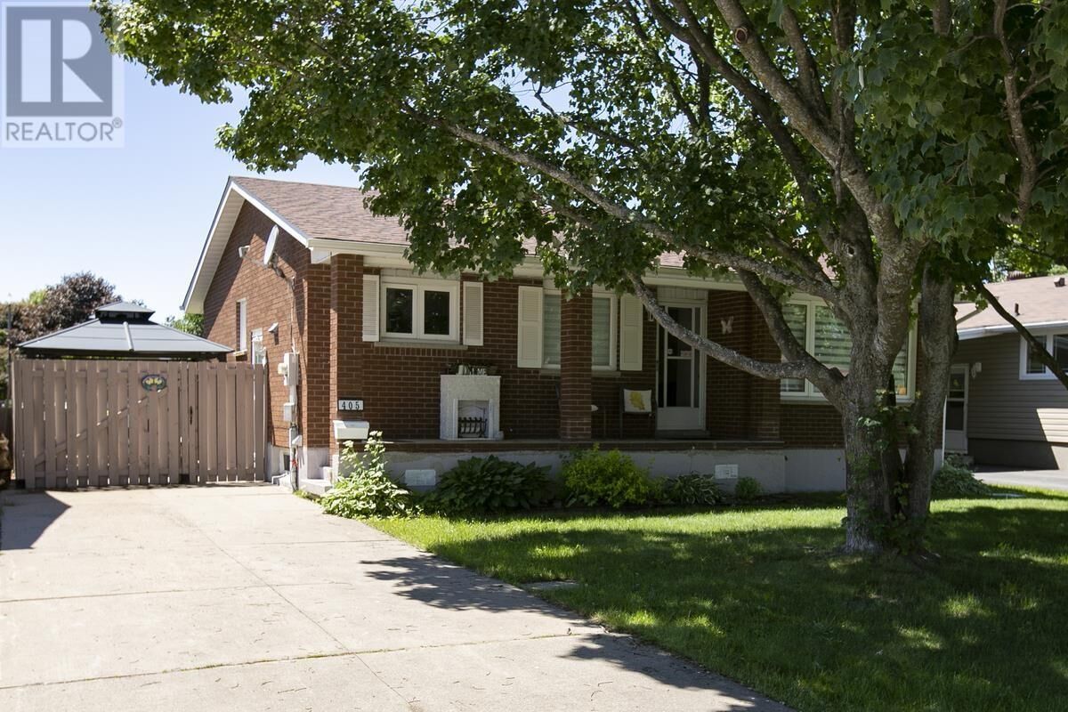 Property Photo:  405 Boundary Rd  ON P6A 5Z2 