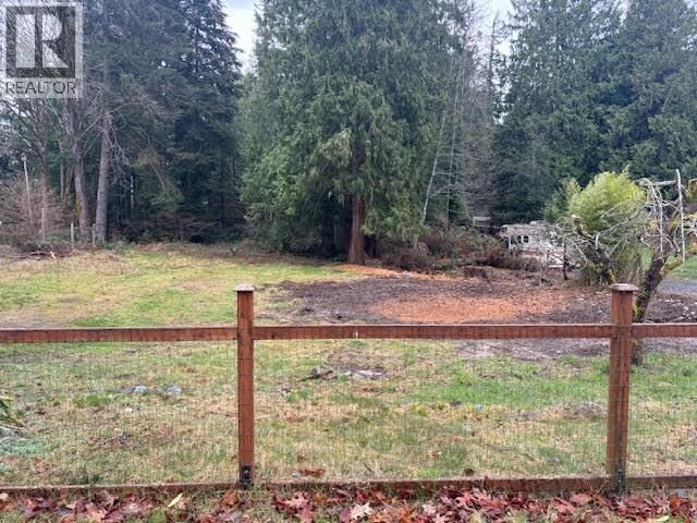 Property Photo:  6906 Cranberry Street  BC V8A 3Z5 