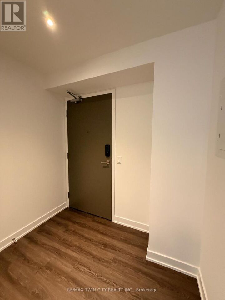 Property Photo:  448 Burnhamthorpe Road West 4412  ON L4W 2A6 