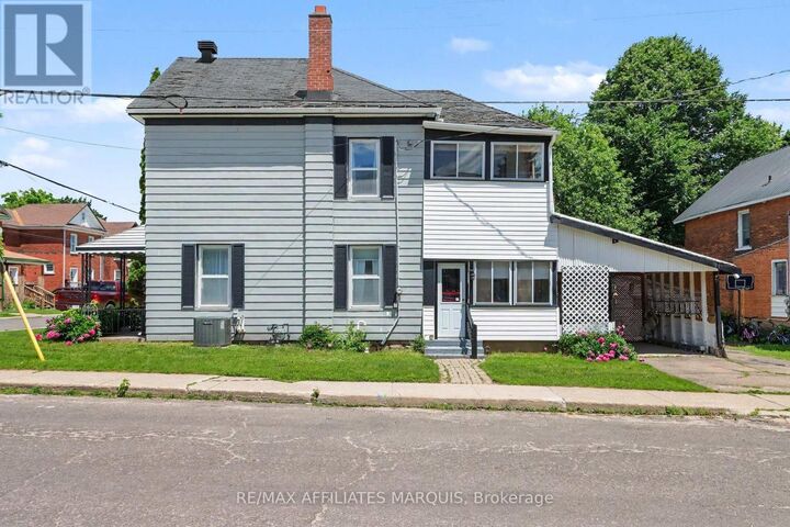 Property Photo:  77 Russell Street East  ON K7A 1G8 
