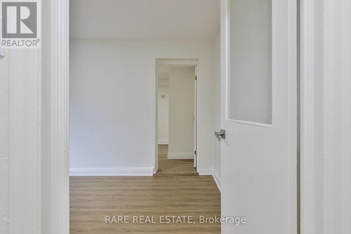 Property Photo:  2369 Queen Street East A  ON M4E 1H2 