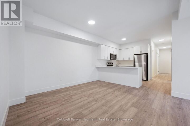 Property Photo:  8 Orchard Crescent A  ON N1E 1W9 