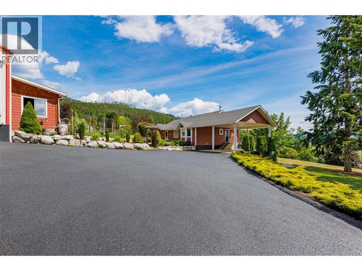 Property Photo: 850 Packing Shed Road BC V0B 2N2