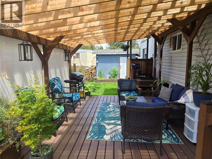 Property Photo: 500 16th Avenue 12 BC V0G 1G0