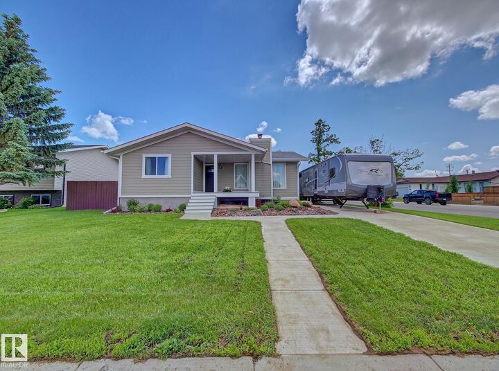Property Photo:  5007 47 Street  AB T0B 2R0 