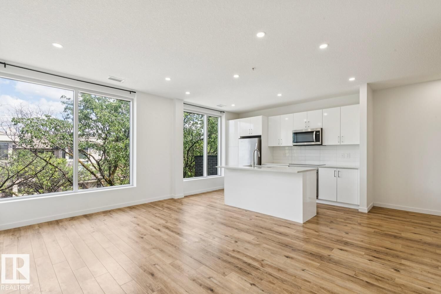 Property Photo:  11503 76 Avenue NW 415  AB T6G 0K6 