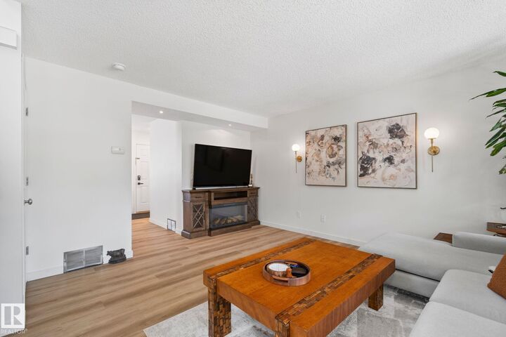Photo de la propriété:  22 Vivian Way  AB T7X 0G9 