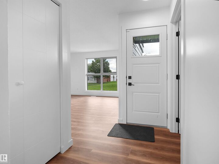 Photo de la propriété:  11421 34 Street NW 221  AB T5W 5J7 