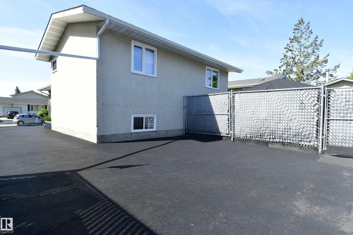 Property Photo: 5012 57 Avenue AB T9E 5S3