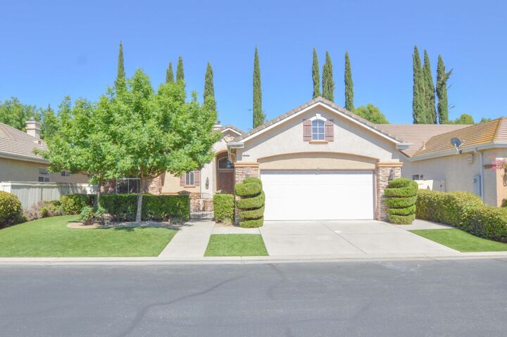 Property Photo:  5174 N Via Trevi  CA 93711 