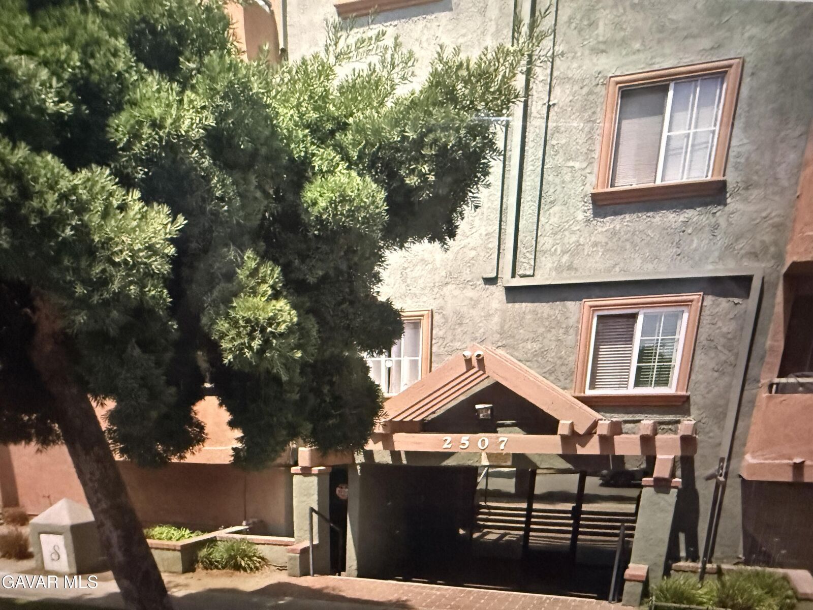 Property Photo: 2507 E 15th Street Unit 104 CA 90804