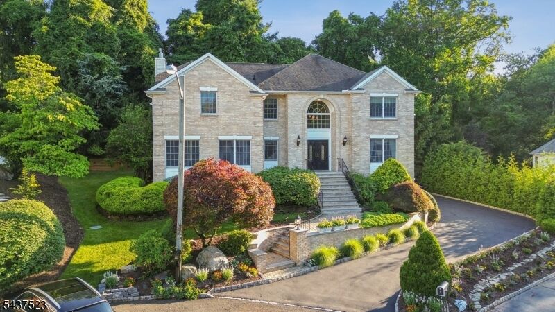 Property Photo:  22 Trails End Ct  NJ 07090 