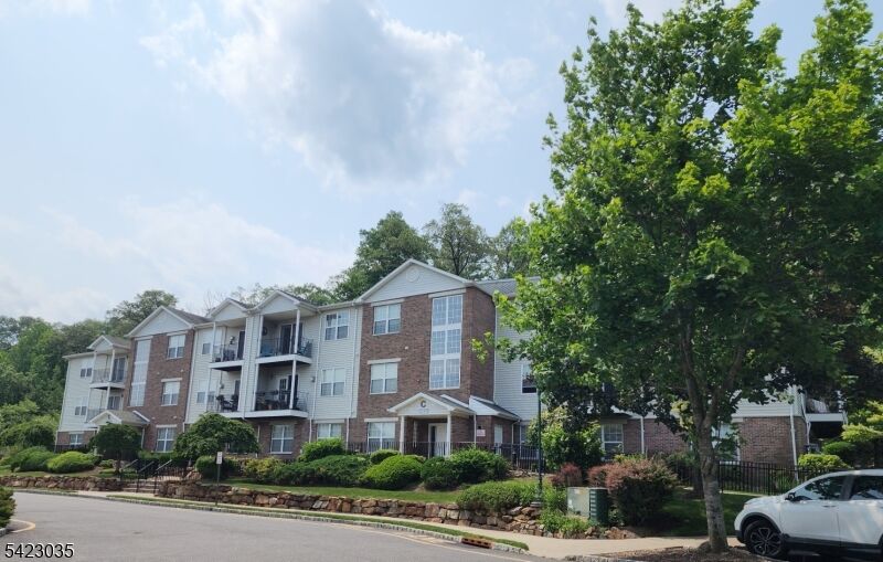 Property Photo:  75 Mountainview Ct 75  NJ 07457 