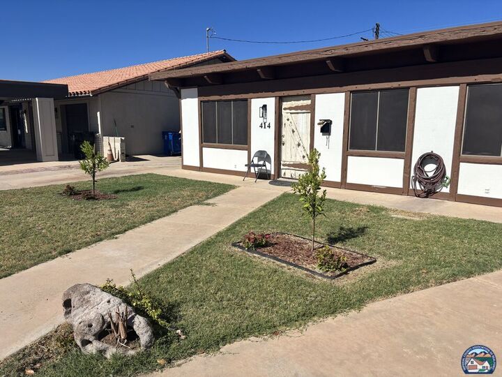 Property Photo:  416 S H St  CA 92251 