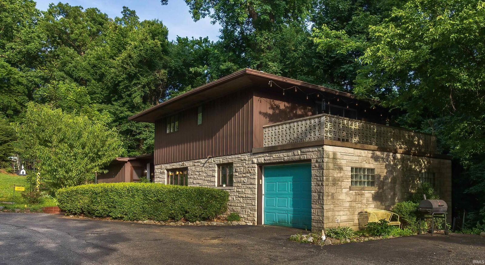 Property Photo:  1827 N Saint Joseph Avenue  IN 47720 