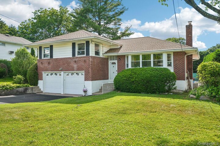 Property Photo:  11 Lenroc Drive  NY 10607 