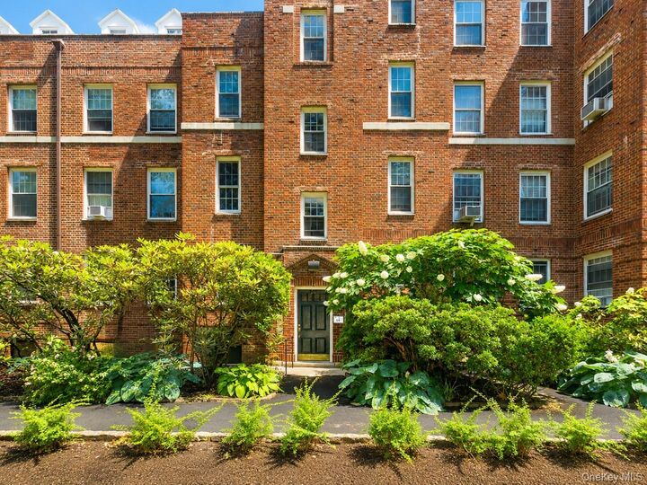 Property Photo: 1344 Midland Avenue 3E NY 10708