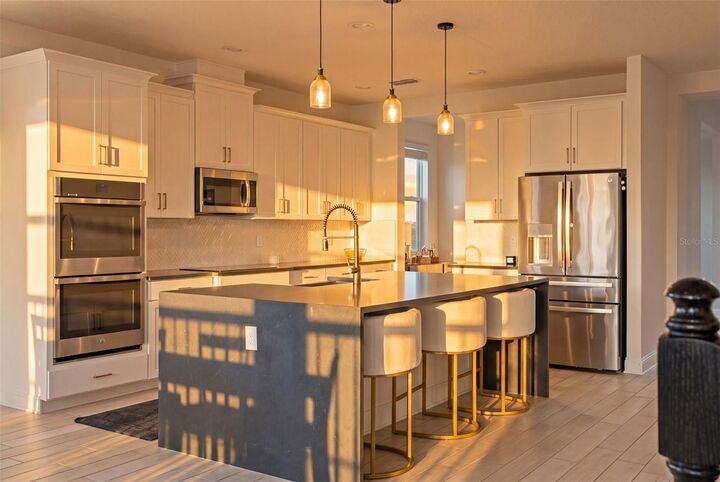 Property Photo:  700 Albyon Court  FL 32713 