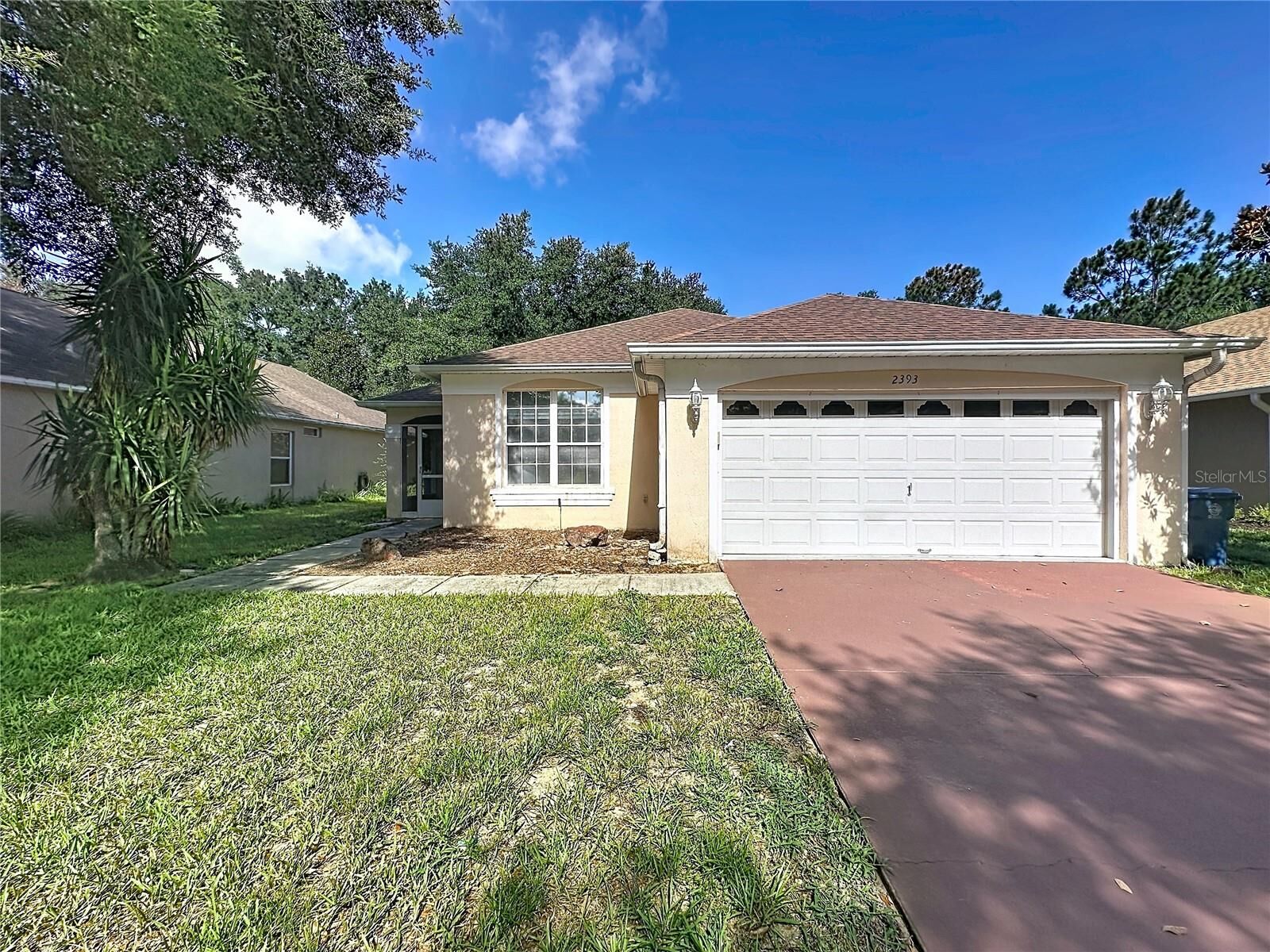 Property Photo: 2393 Paulette Drive FL 33844