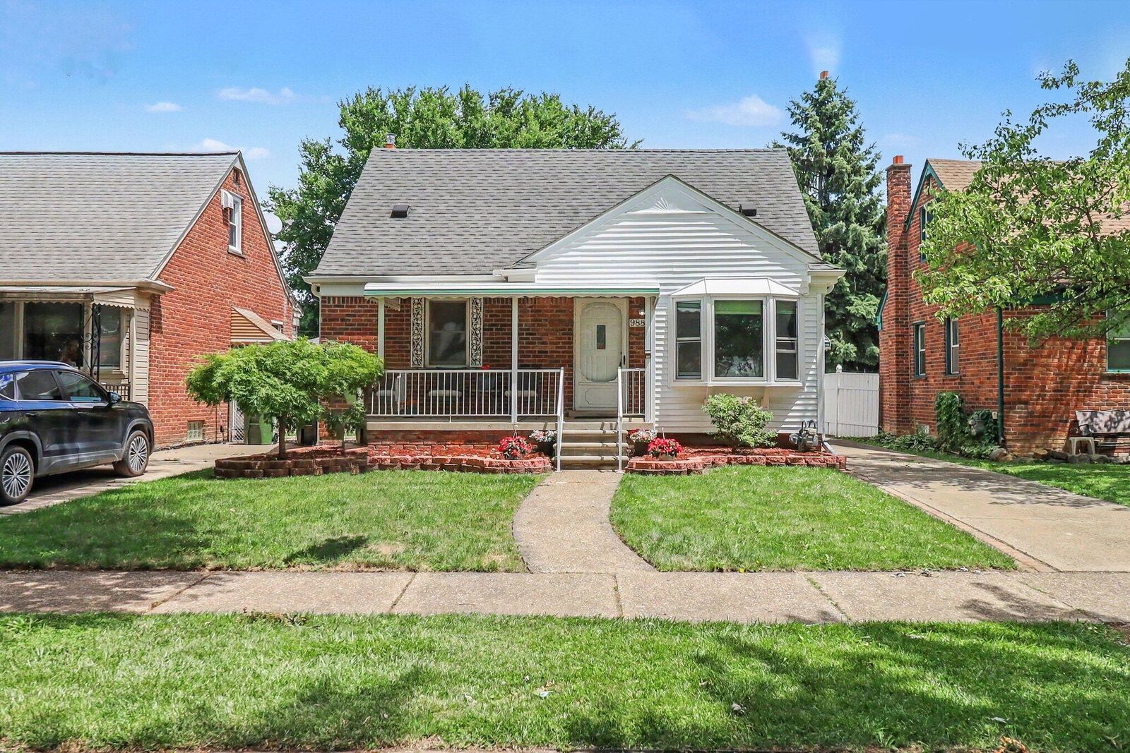 Property Photo:  9885 Hubert Avenue  MI 48101 