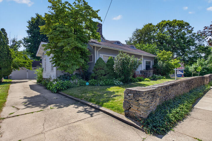 Property Photo:  311 S Thompson Street  MI 49203 