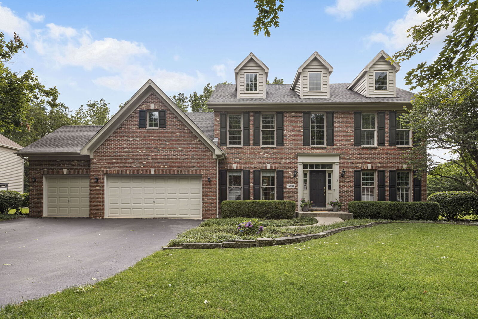 Property Photo:  1231 Keim Court  IL 60134 