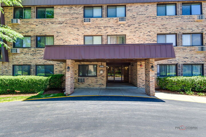 Property Photo:  2604 N Windsor Drive 204  IL 60004 