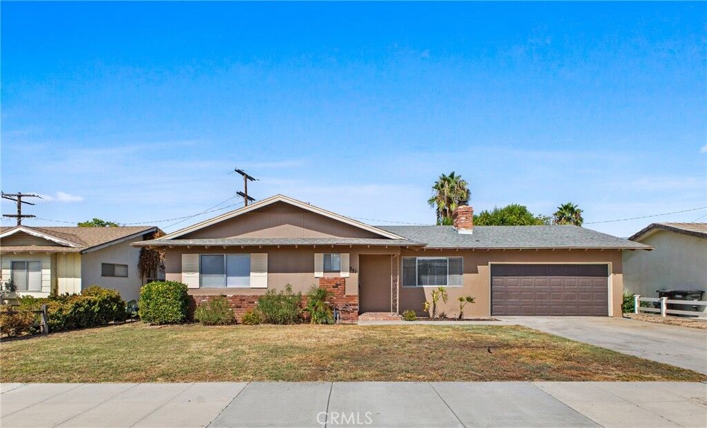 Property Photo: 771 S Thompson CA 92543