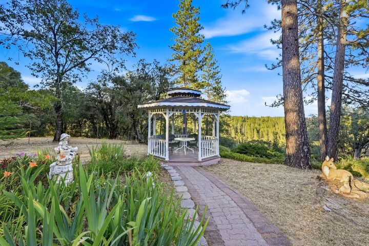 Property Photo:  19623 Casa Loma  CA 95945 