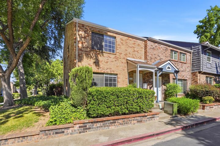 Property Photo:  4010 Knoll Top Court  CA 95608 