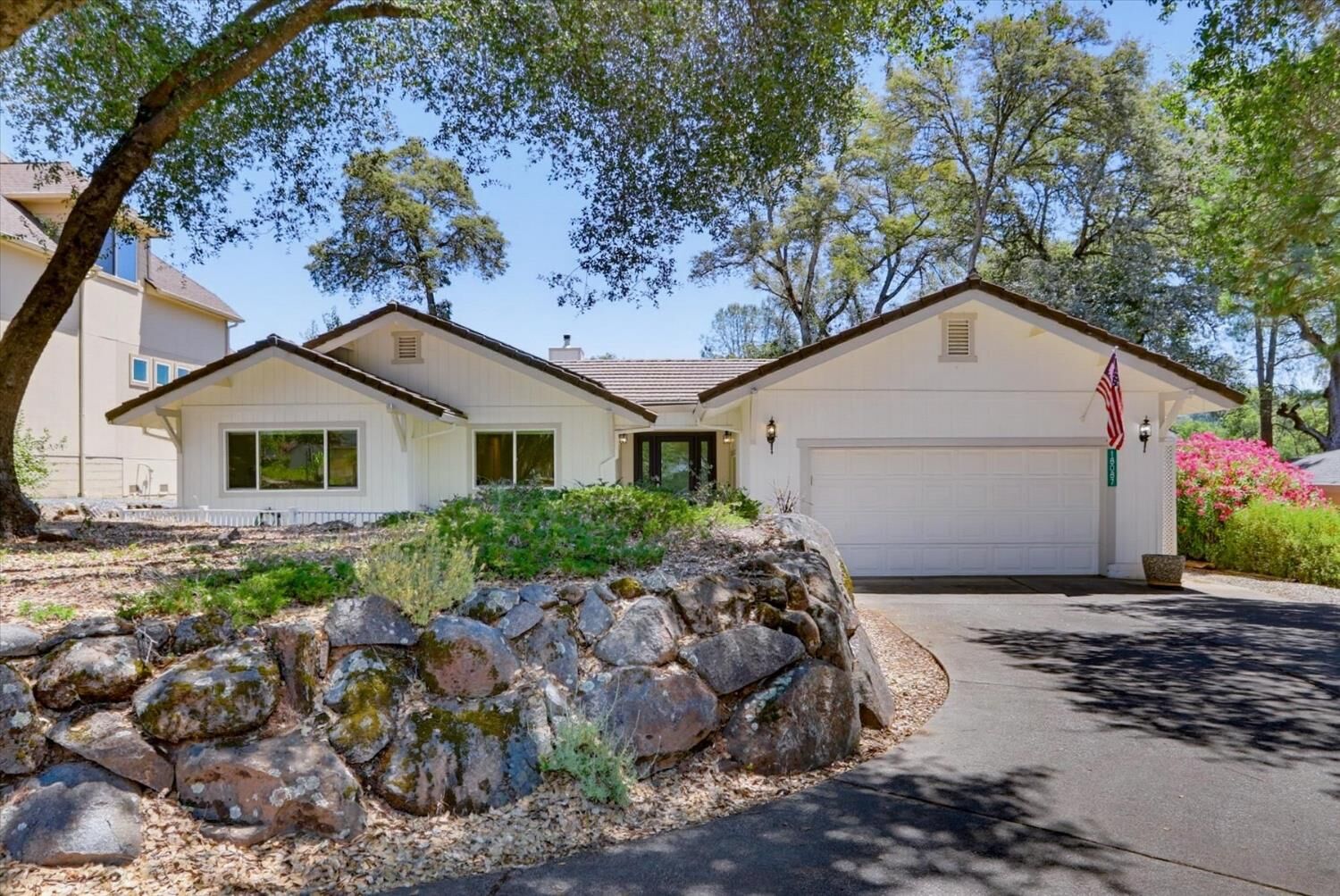 Property Photo:  18087 Jayhawk Drive  CA 95946 