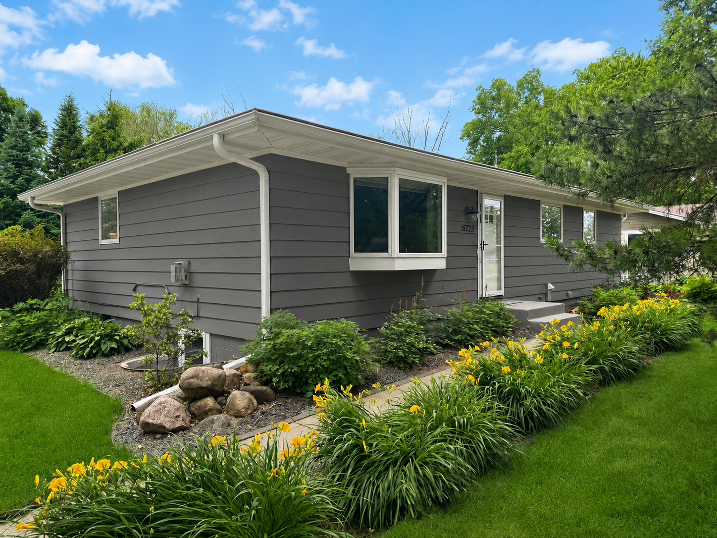 Property Photo:  15725 2nd Avenue N  MN 55447 