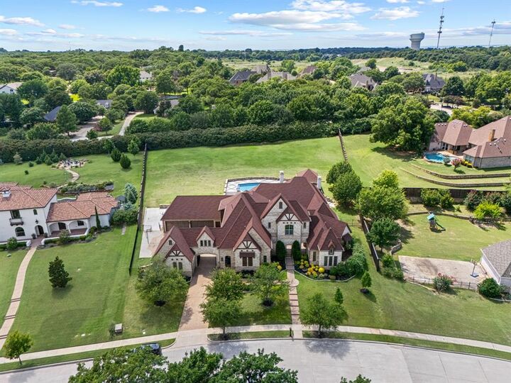 Property Photo: 1632 Wicklow Lane TX 76262