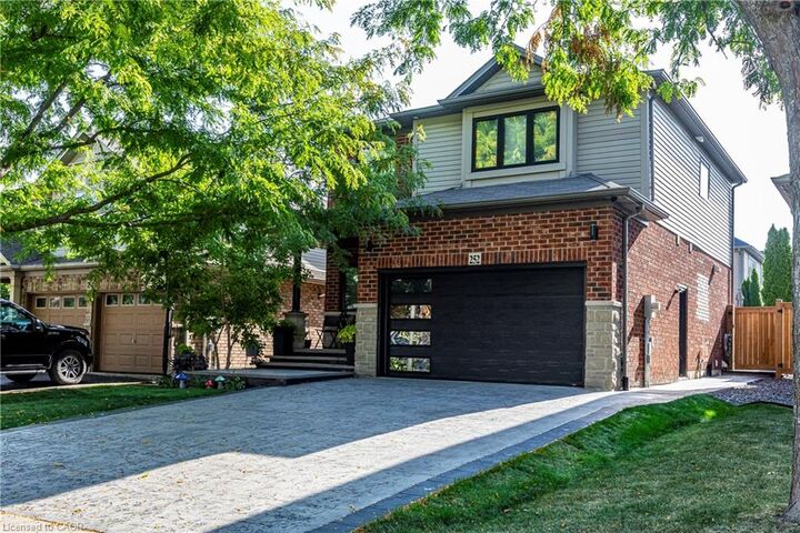 252 Upper Mount Albion Road — photo 1