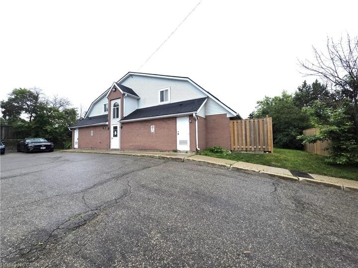 Property Photo: 41 Valleyview Road 11 ON N2E 3H9