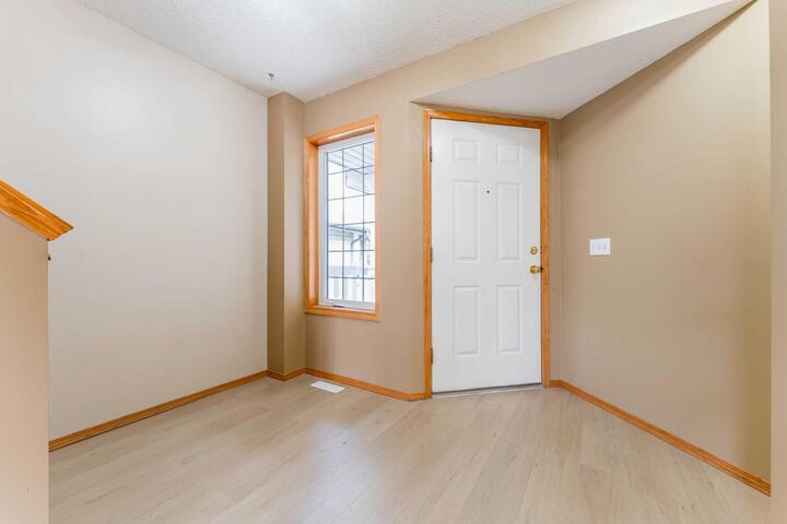 Property Photo:  59 Erin Grove SE  AB T2B 3L1 