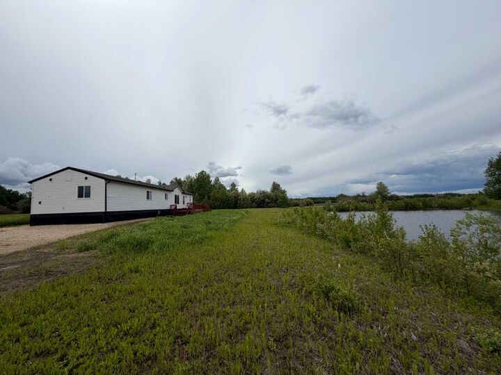 Property Photo: 413 Spruce Point Estates Place AB T0G 2K0