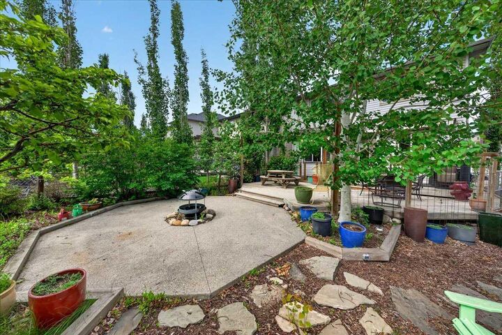 Property Photo: 60 Sherwood Crescent NW AB T3R 0G2