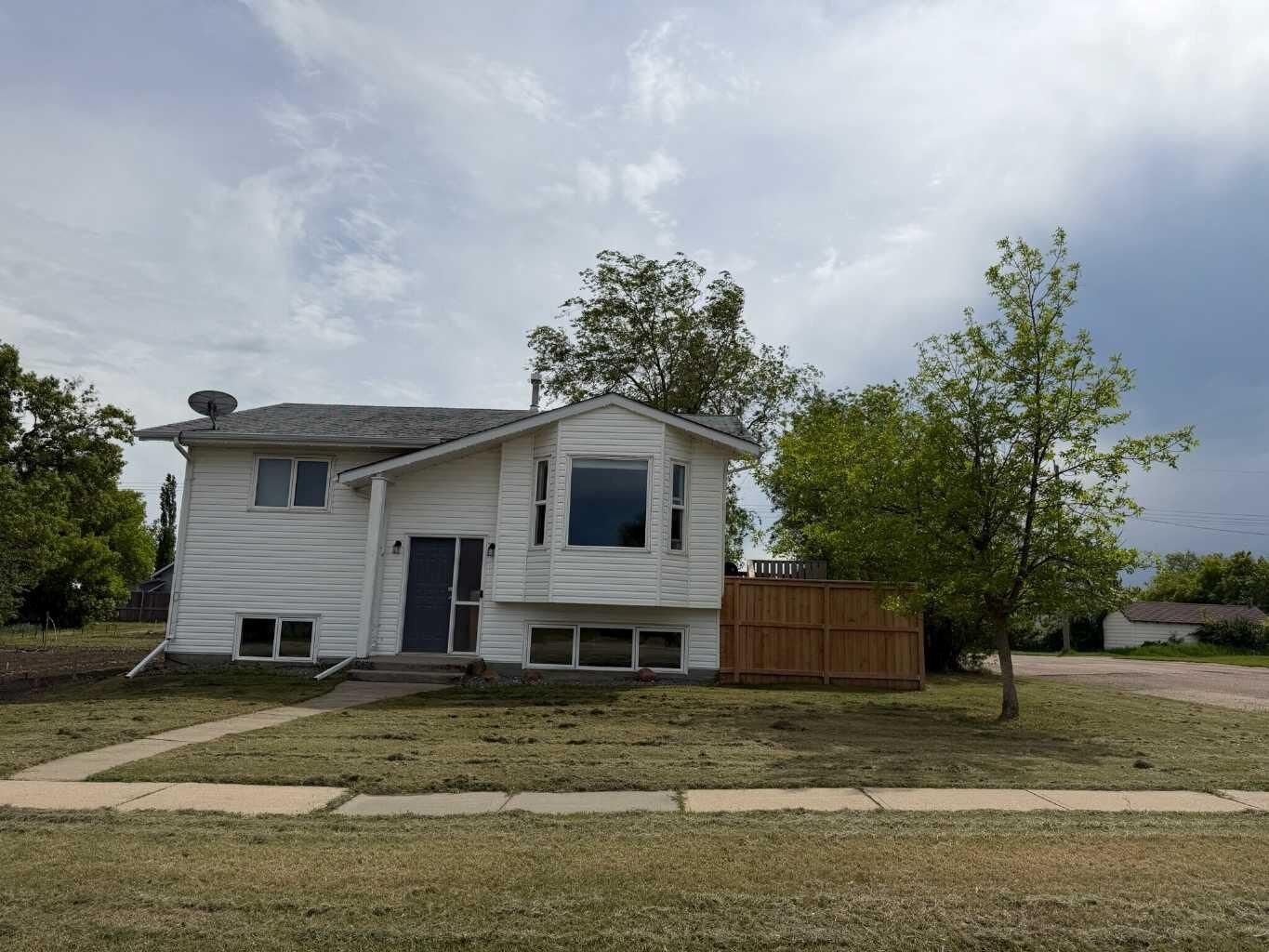 Property Photo: 5126 Norfolk Avenue AB T0C 1C0