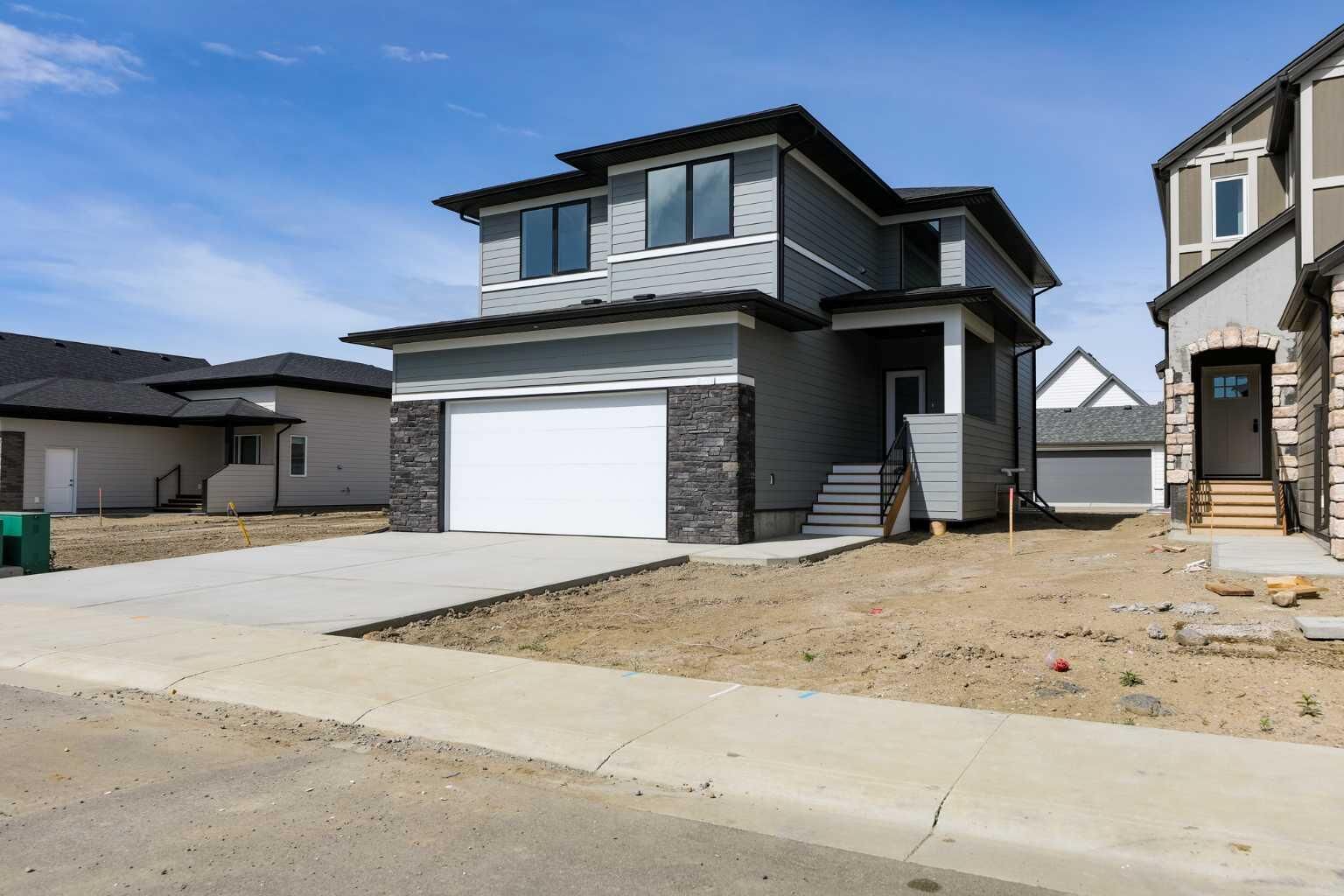 Property Photo: 664 Devonia Road W AB T1J 5W3