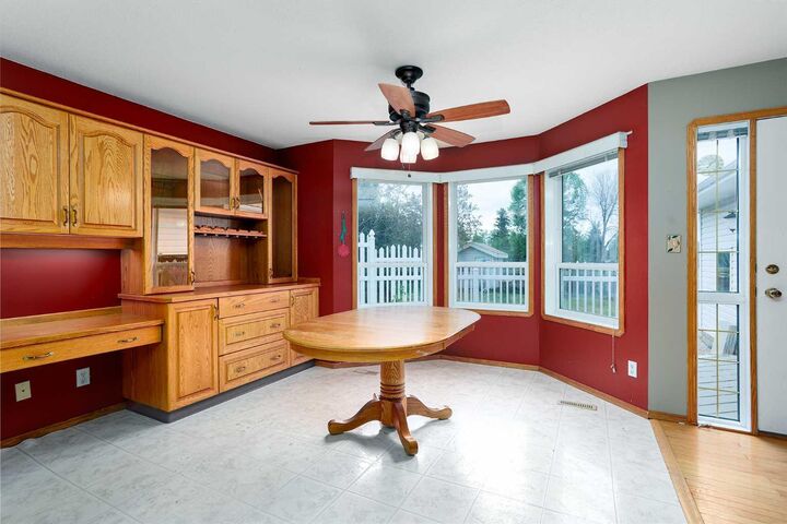 Property Photo:  5212 43 Avenue  AB T4V 0A2 