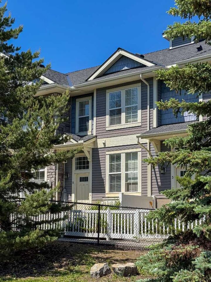 5 Auburn Bay Common SE — photo 1