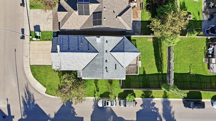 Property Photo: 4 Everglen Grove SW AB T2Y 4Z3