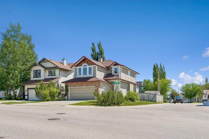 Property Photo: 86 Tuscany Ravine Road NW AB T3L 2R9